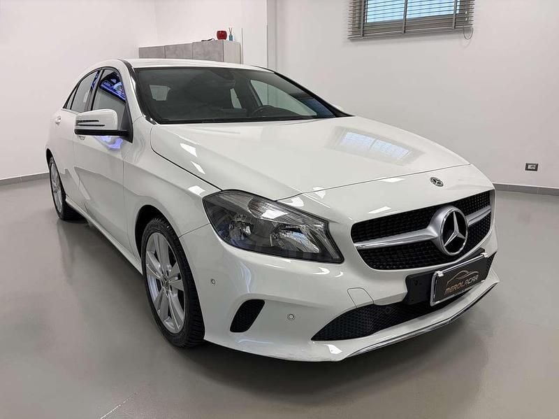Usata Mercedes A180 109 CV (80 kW) 2018 Bianco polare Berlina