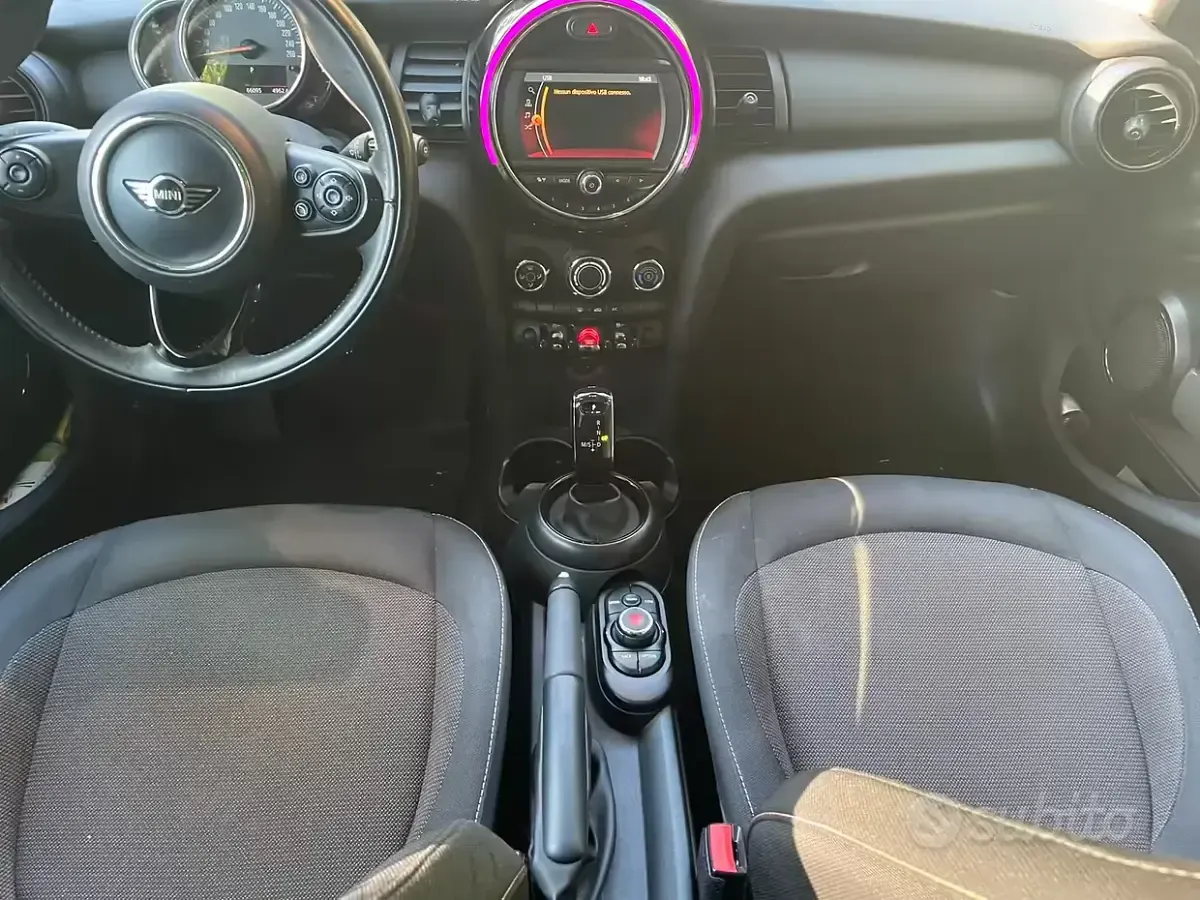 Begagnad Mini ONE 2018 Grön Halvkombi