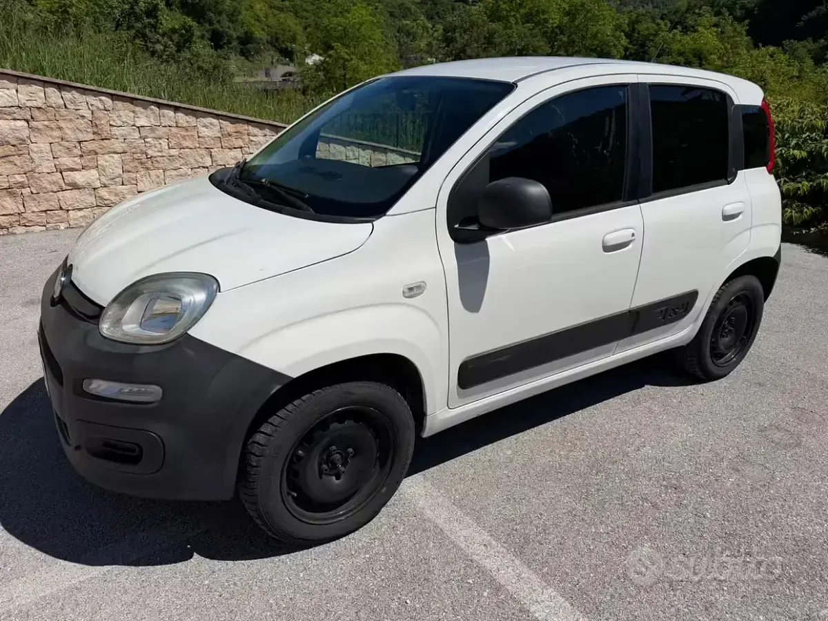 Usata Fiat Panda 4x4 75 CV (55 kW) 2013 Bianco Utilitaria