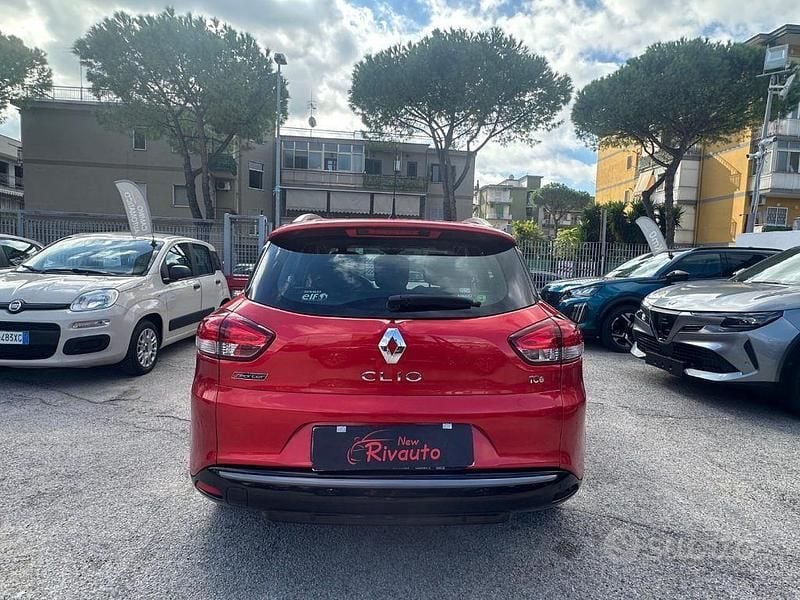 Usata Renault Clio GrandTour 90 CV (66 kW) 2014 Rosso Station wagon