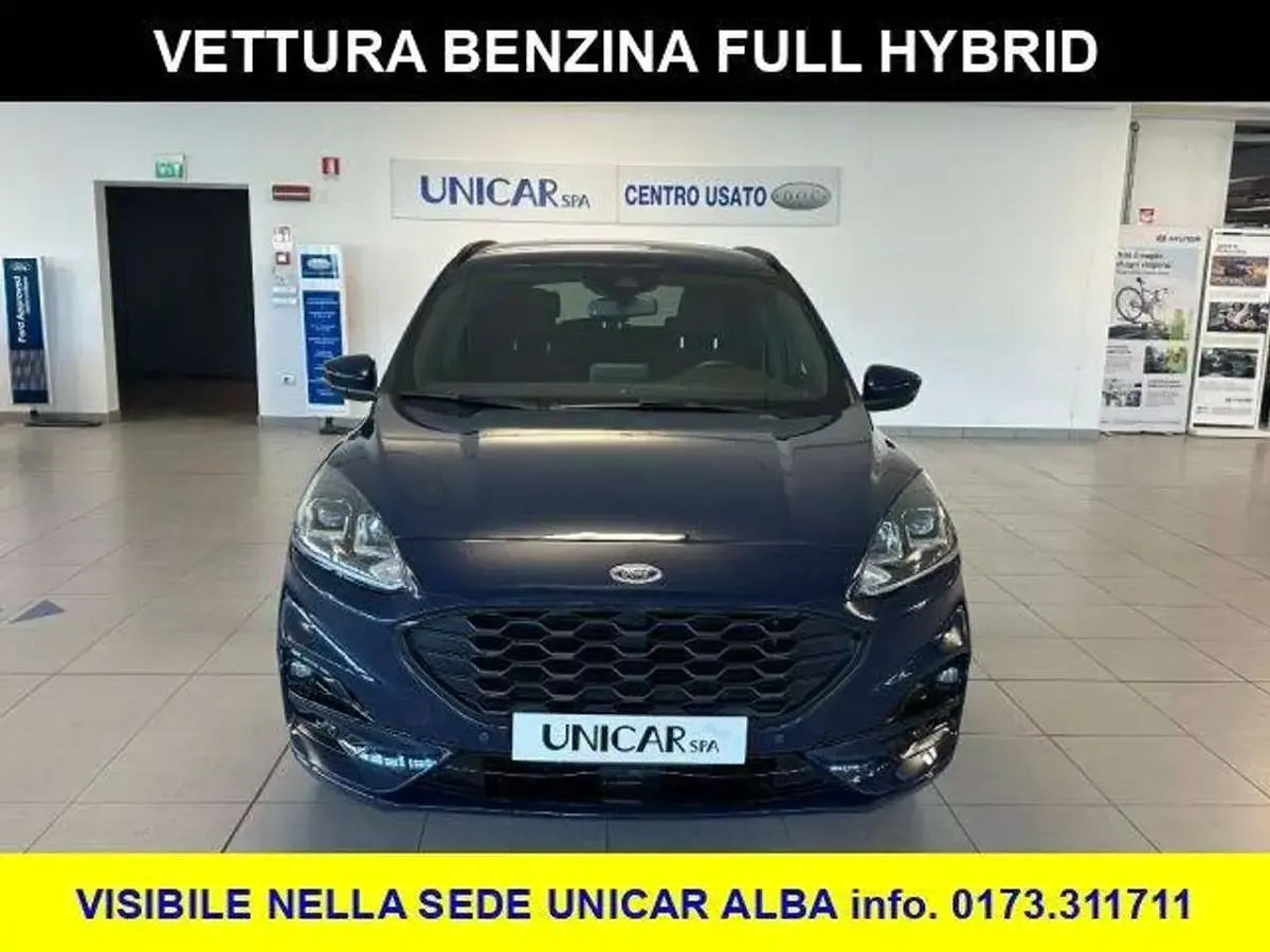 Usata Ford Kuga ST-Line 152 CV (111 kW) 2022 Blue blazer SUV