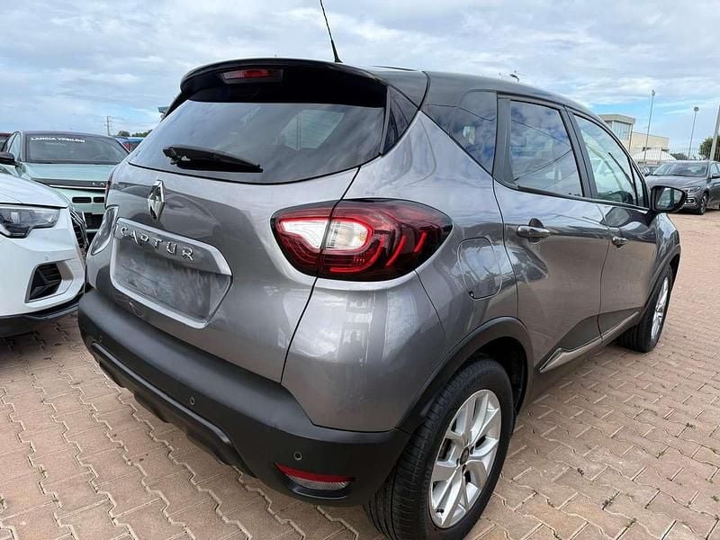 Usata Renault Captur 131 CV (96 kW) 2019 Grigio SUV