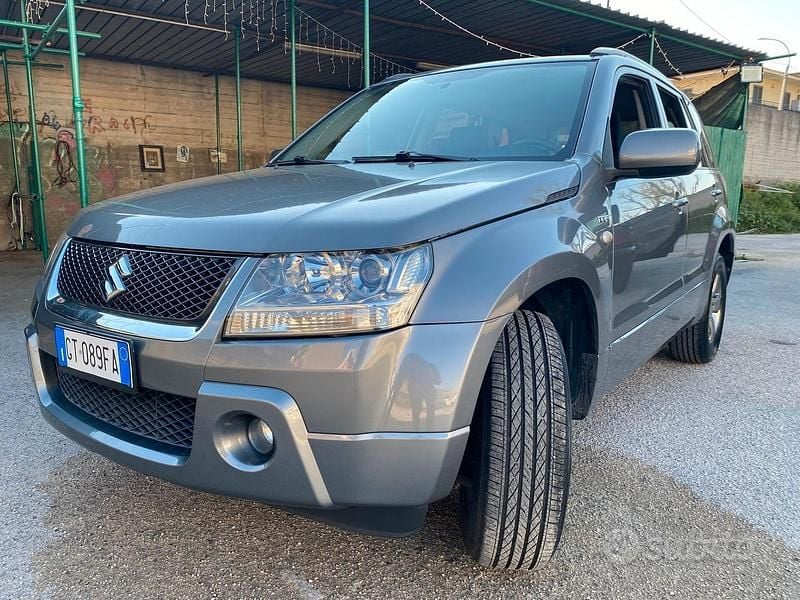 Usata Suzuki Grand Vitara 130 CV (95 kW) 2007 Grigio SUV