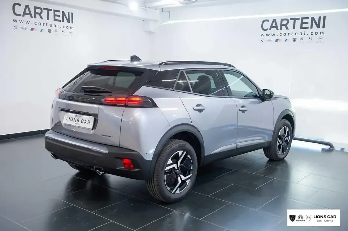 Nuova Peugeot 2008 Allure 136 CV (100 kW) 2026 Grigio SUV