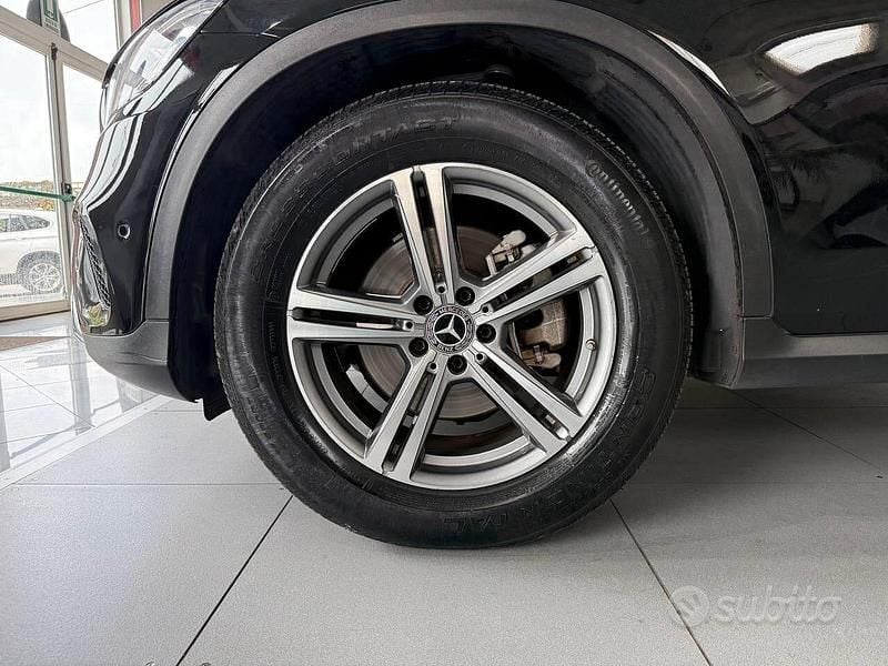 Usata Mercedes GLC200 163 CV (119 kW) 2021 Nero SUV