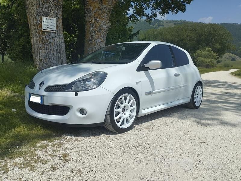 Usata Renault Clio R.S. R.S. 200 CV (147 kW) 2008 Bianco Utilitaria