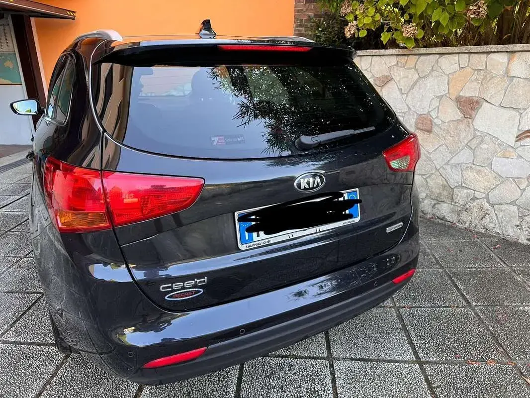 Usata Kia Ceed Sportswagon 136 CV (100 kW) 2017 Nero Station wagon