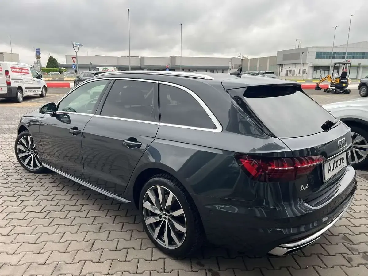 Usata Audi A4 Advanced 163 CV (119 kW) 2023 Grigio Station wagon
