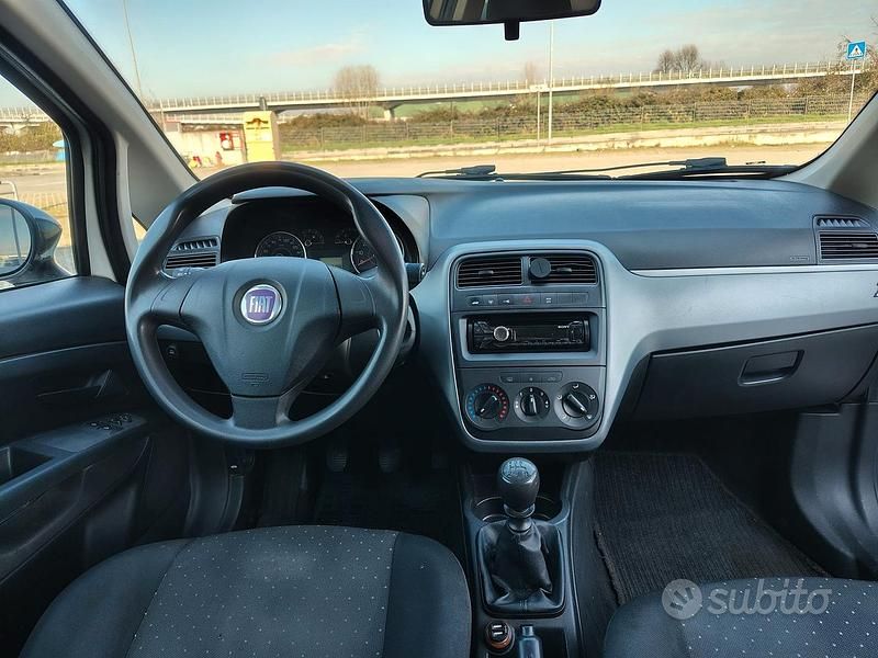 Usata Fiat Punto 78 CV (57 kW) 2009 Bianco Utilitaria