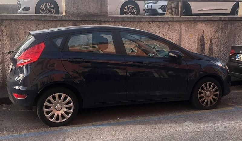 Usata Ford Fiesta 68 CV (50 kW) 2009 Blu Utilitaria