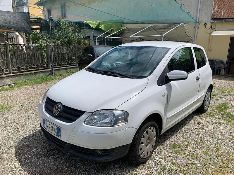 Usata VW Fox 75 CV (55 kW) 2009 Bianco Utilitaria