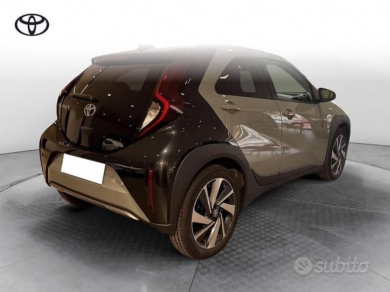Usata Toyota Aygo X Lounge 72 CV (52 kW) 2024 Verde SUV
