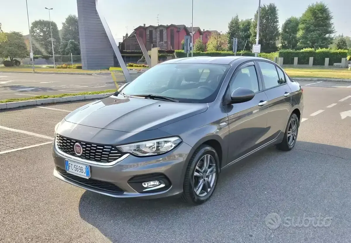 Usata Fiat Tipo 95 CV (69 kW) 2016 Grigio Berlina