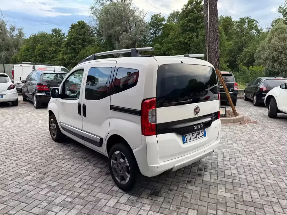 Usata Fiat Qubo Trekking 95 CV (69 kW) 2017 Bianco Monovolume