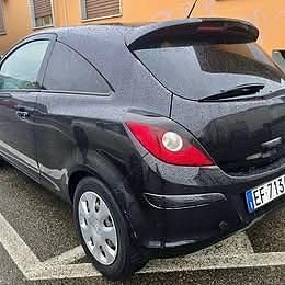 Usata Opel Corsa 86 CV (63 kW) 2010 Nero Utilitaria