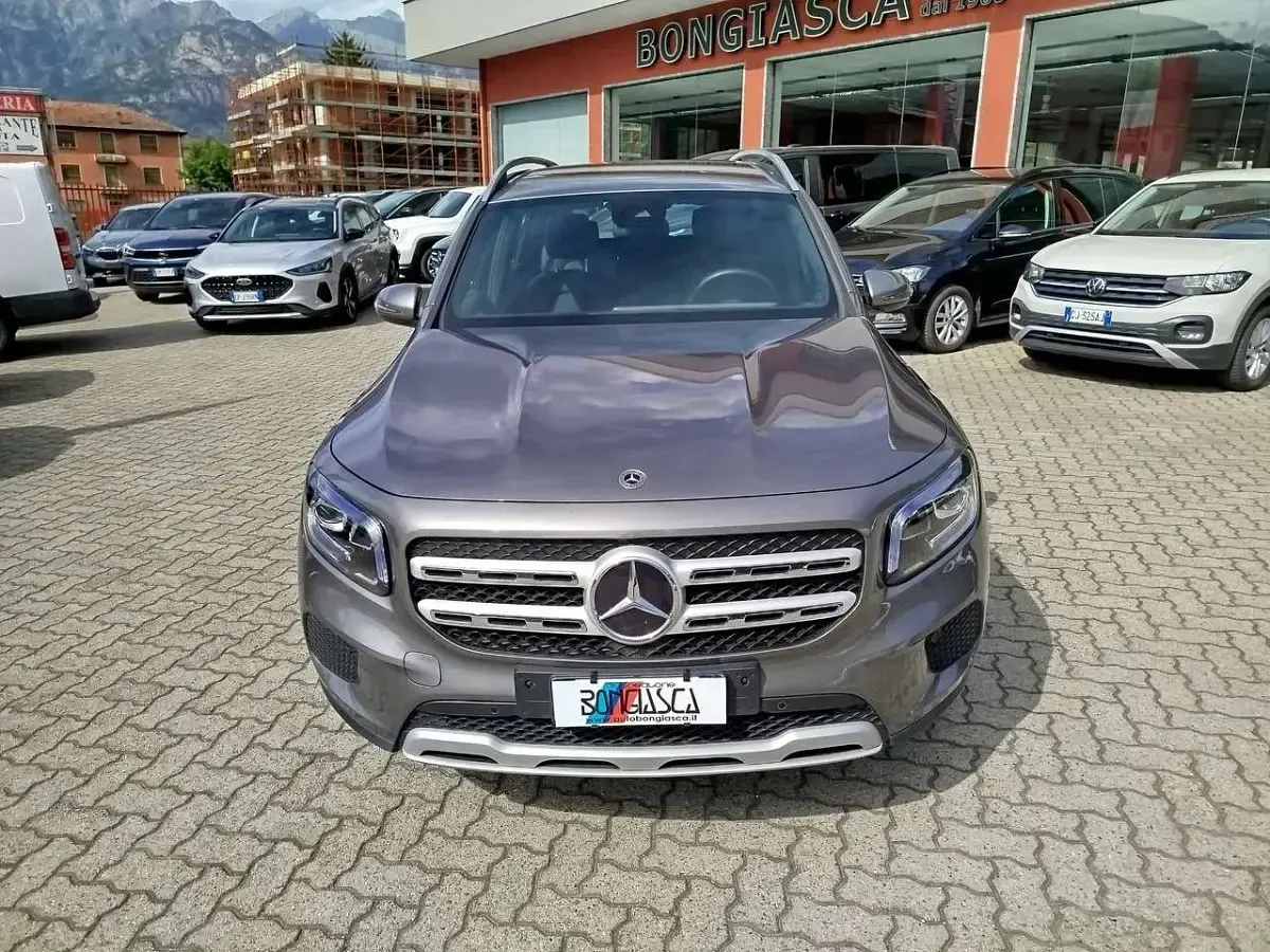 Usata Mercedes GLB220 190 CV (139 kW) 2023 Grigio SUV