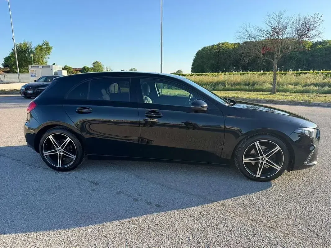 Usata Mercedes A180 Night 116 CV (85 kW) 2020 Nero Berlina
