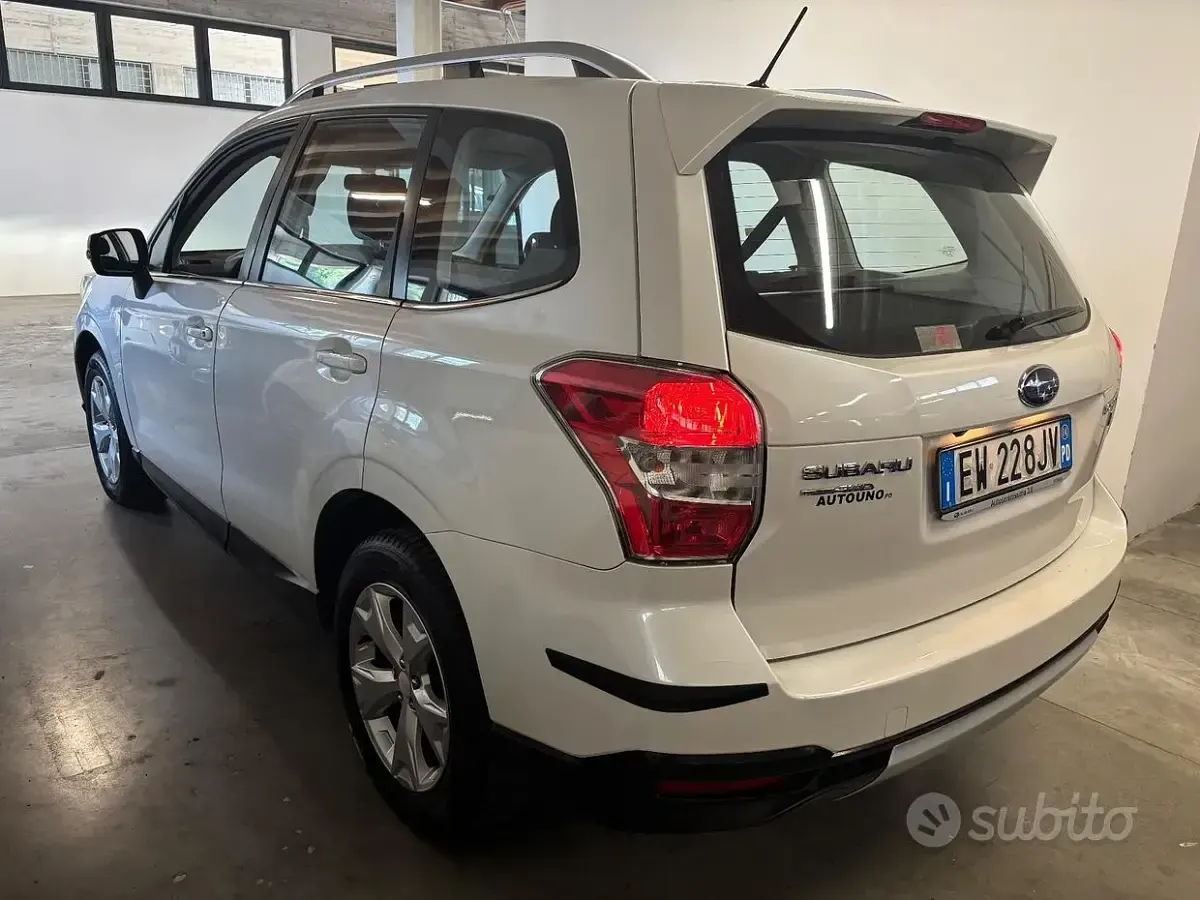 Usata Subaru Forester Comfort 147 CV (108 kW) 2014 Bianco SUV