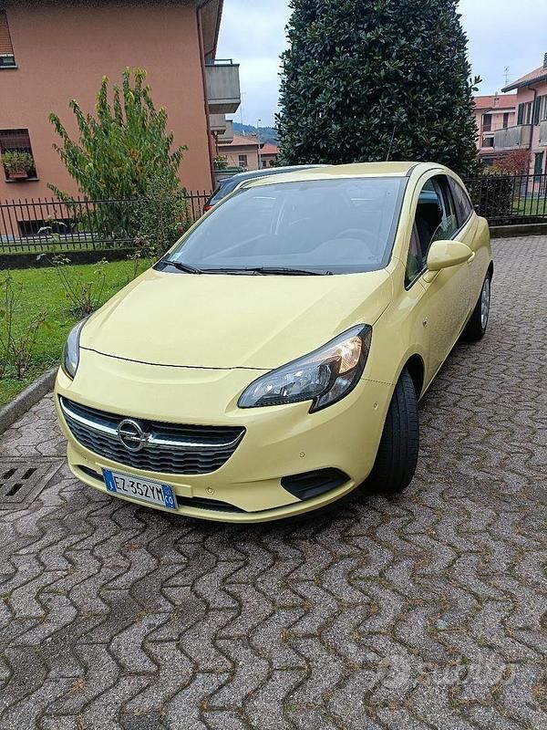 Usata Opel Corsa 2015 Giallo Coupé