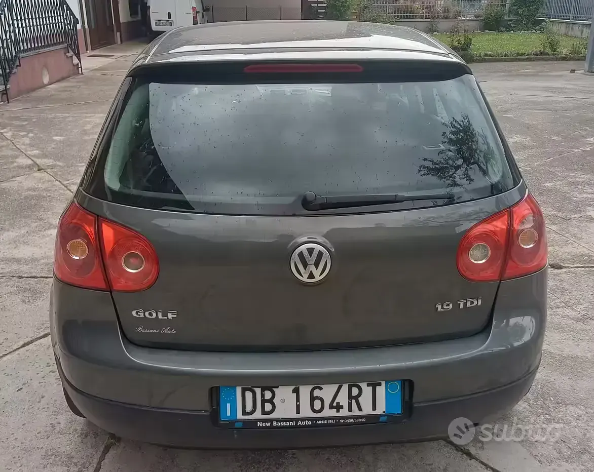 Begagnad VW Golf IV 105 HK (77 kW) 2006 Grå Sedan