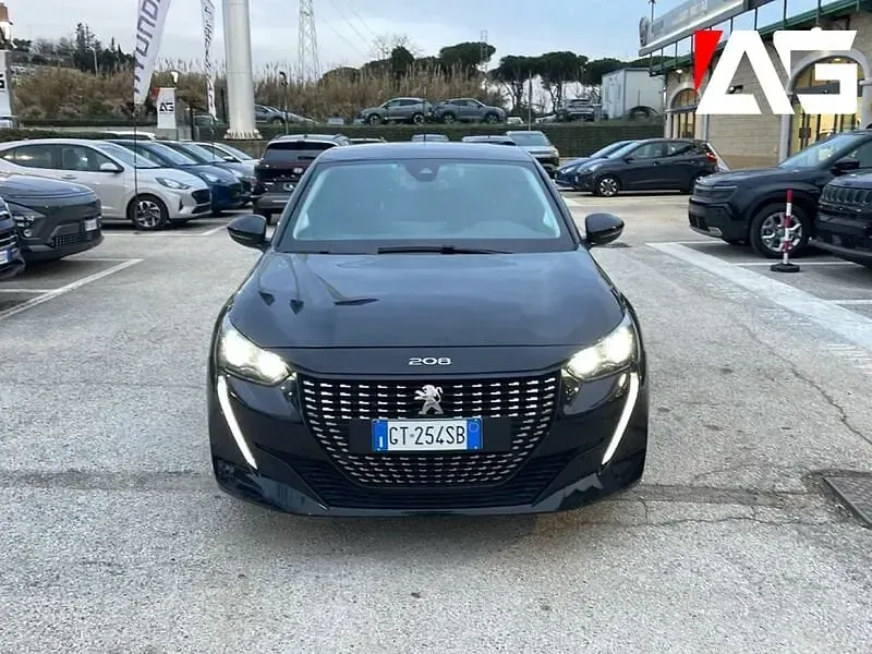 Usata Peugeot 208 Active 101 CV (74 kW) 2022 Nero Utilitaria