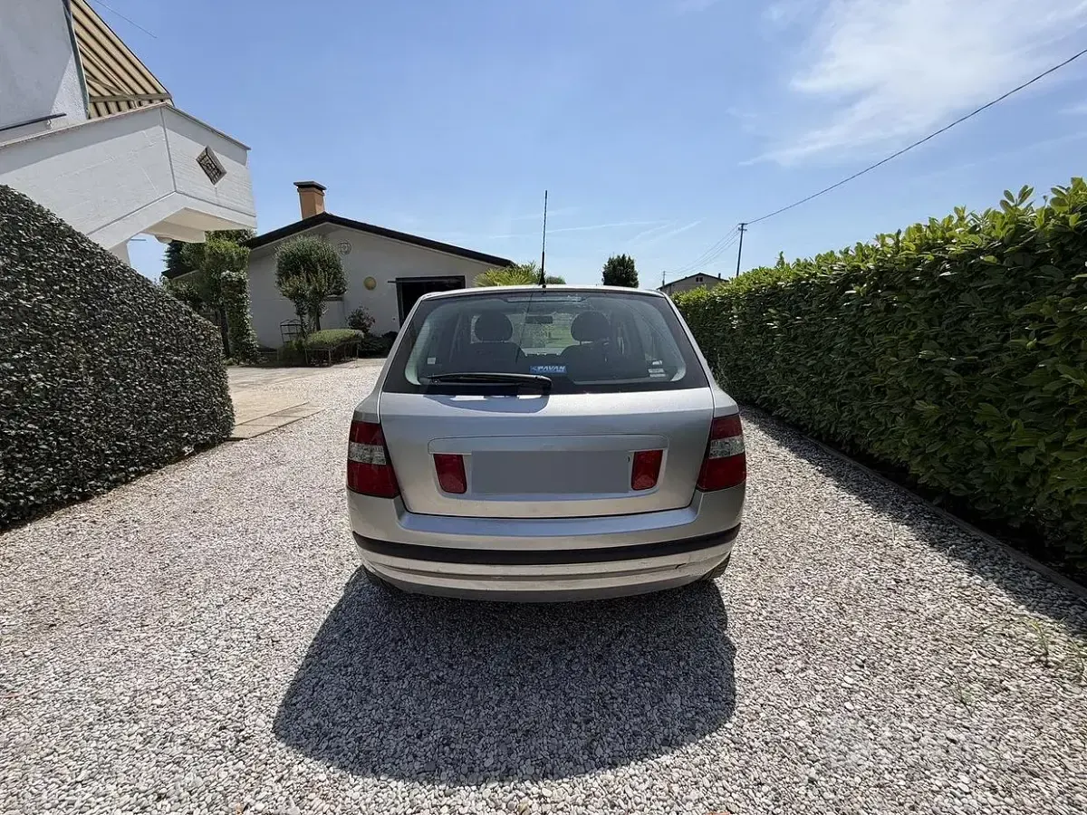 Usata Fiat Stilo Active 103 CV (75 kW) 2001 Grigio Utilitaria