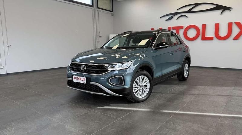 Usata VW T-Roc Life 116 CV (85 kW) 2025 Blu/azzurro SUV