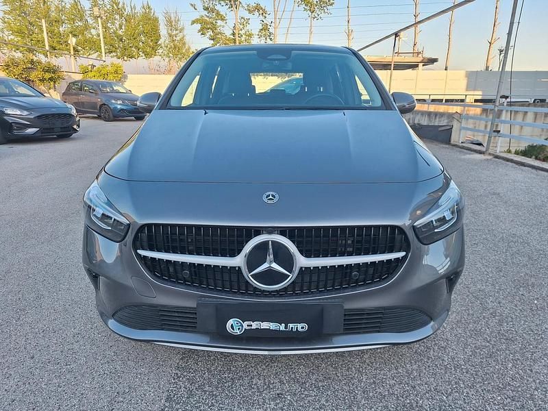 Usata Mercedes B180 Advanced 135 CV (99 kW) 2023 Grigio Monovolume