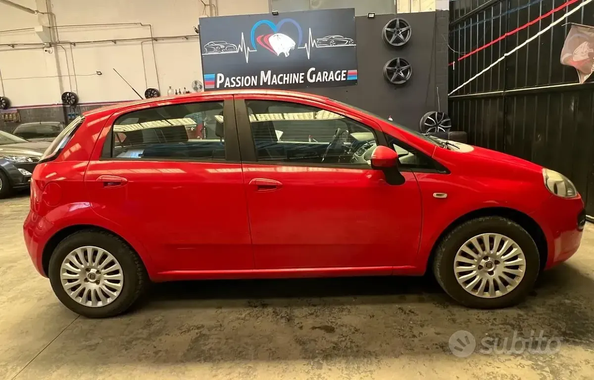 Usata Fiat Punto Evo Dynamic 77 CV (56 kW) 2010 Rosso Utilitaria