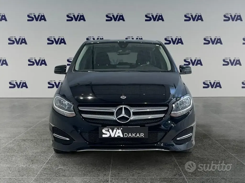 Usata Mercedes 200 Executive 136 CV (100 kW) 2019 Nero Utilitaria