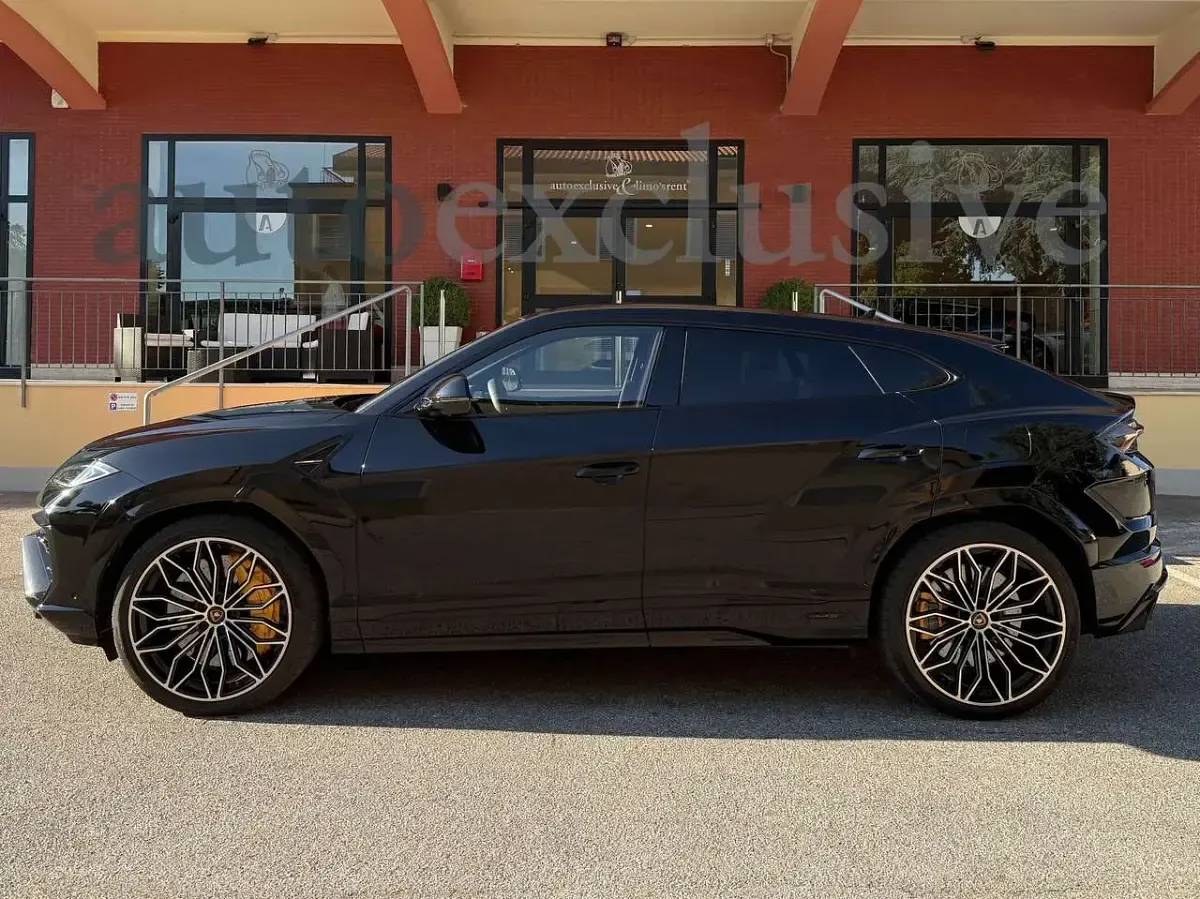 Usata Lamborghini Urus 620 CV (456 kW) 2025 Nero helene SUV