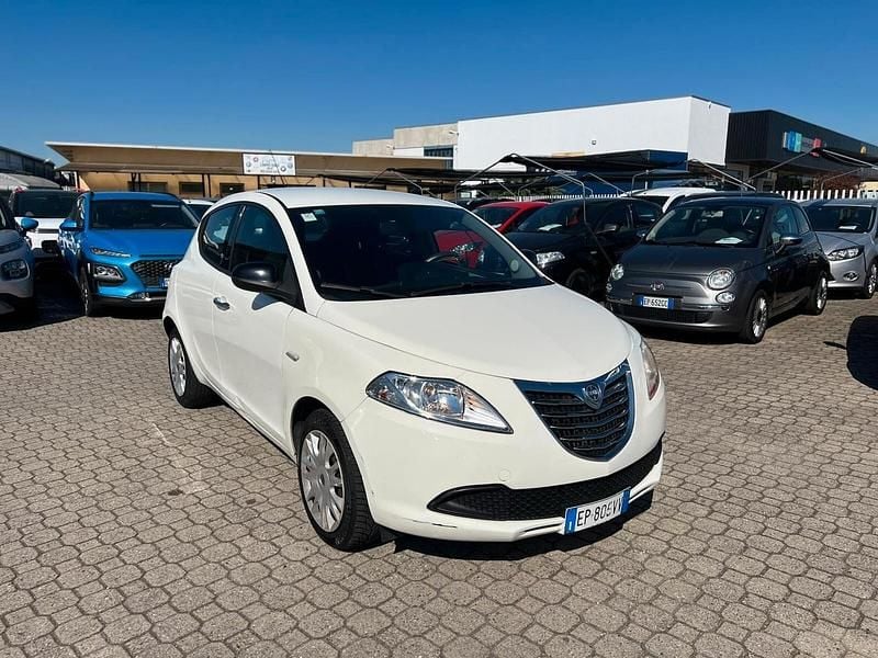 Usata Lancia Ypsilon S 69 CV (50 kW) 2013 Bianco Utilitaria
