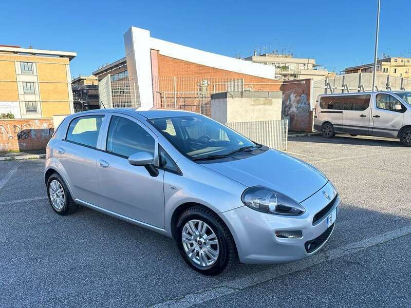 Usata Fiat Punto Lounge 85 CV (62 kW) 2015 Argento Utilitaria