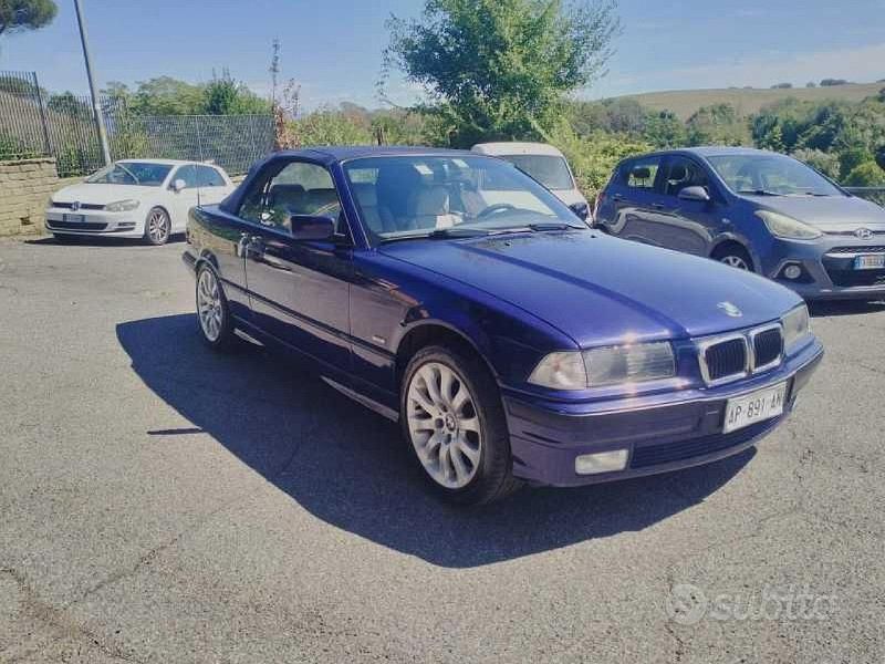 Usata BMW 318 116 CV (85 kW) 1997 Blu Cabrio