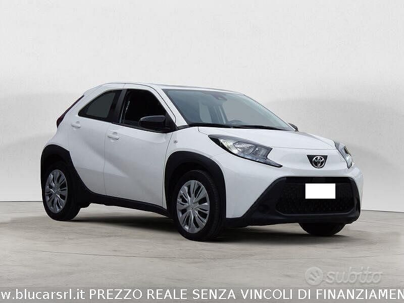 Usata Toyota Aygo X Active 72 CV (52 kW) 2022 Bianco SUV
