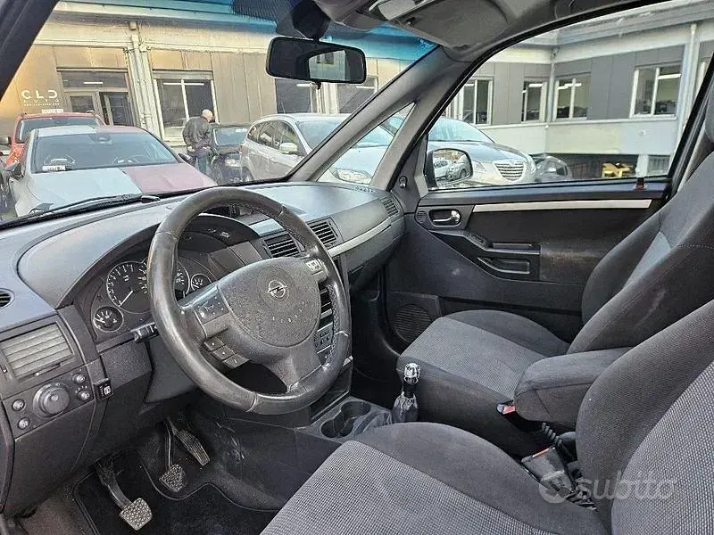 Usata Opel Meriva 101 CV (74 kW) 2004 Grigio Monovolume