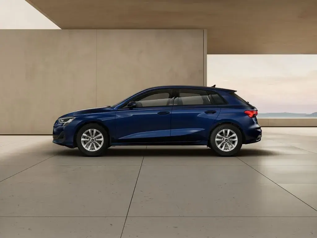 Nuova Audi A3 Business 150 CV (110 kW) 2026 Blu navarra metallizzato Berlina
