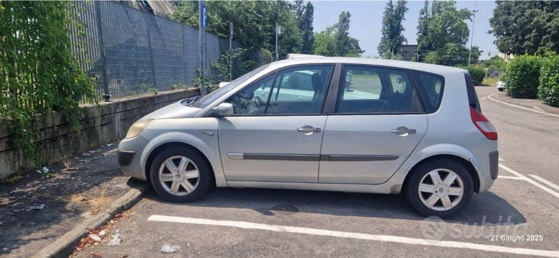 Usata Renault Scénic 95 CV (69 kW) 2003 Grigio Monovolume