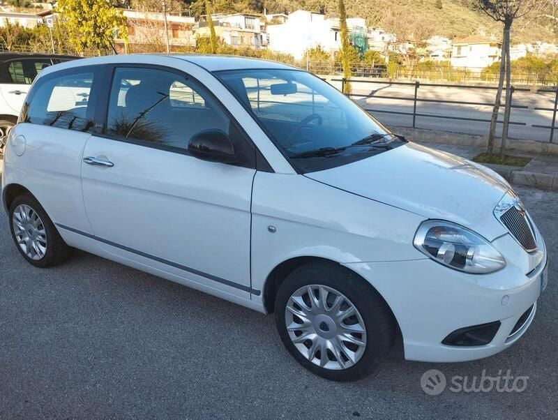 Usata 2011 Lancia Ypsilon Due volumi | 4000 € (Ottimo prezzo) - Immagine 1/4