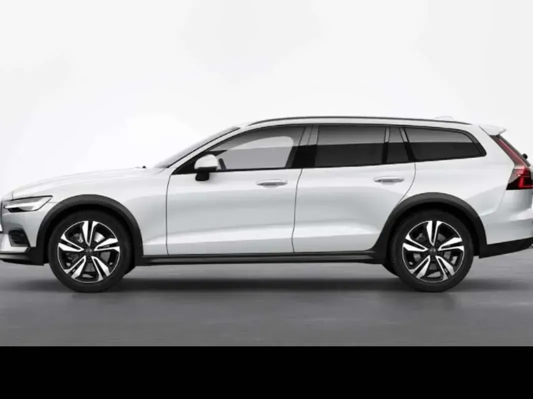 Usata Volvo V60 CC Pro 200 CV (147 kW) 2020 Bianco Station wagon