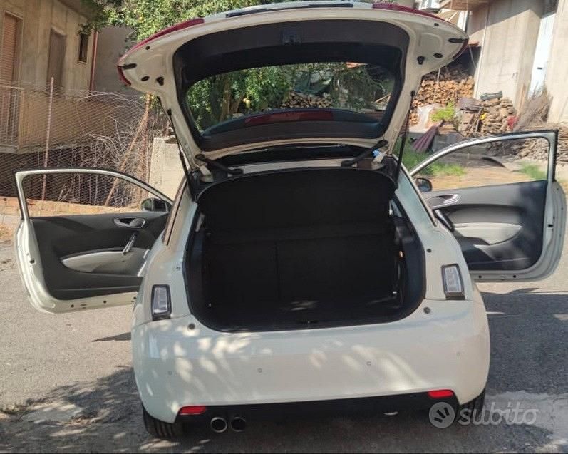 Usata Audi A1 Ambition 122 CV (89 kW) 2011 Bianco Utilitaria