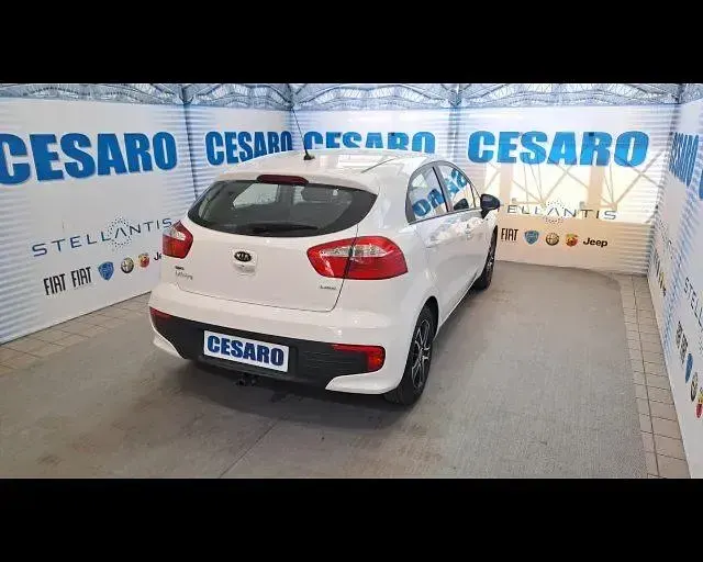 Usata Kia Rio Active 75 CV (55 kW) 2017 Bianco Berlina