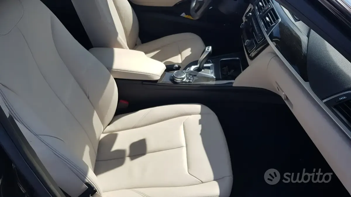 Usata BMW 330 184 CV (135 kW) 2017 Nero Berlina