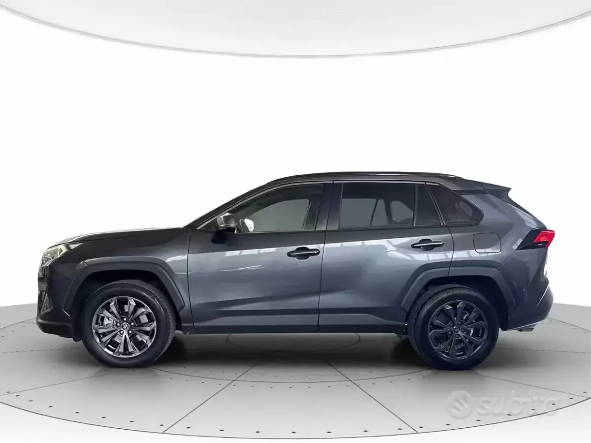 Usata Toyota RAV4 Hybrid 178 CV (130 kW) 2022 Grigio SUV