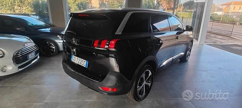 Usata Peugeot 5008 Crossway 130 CV (95 kW) 2020 Nero SUV