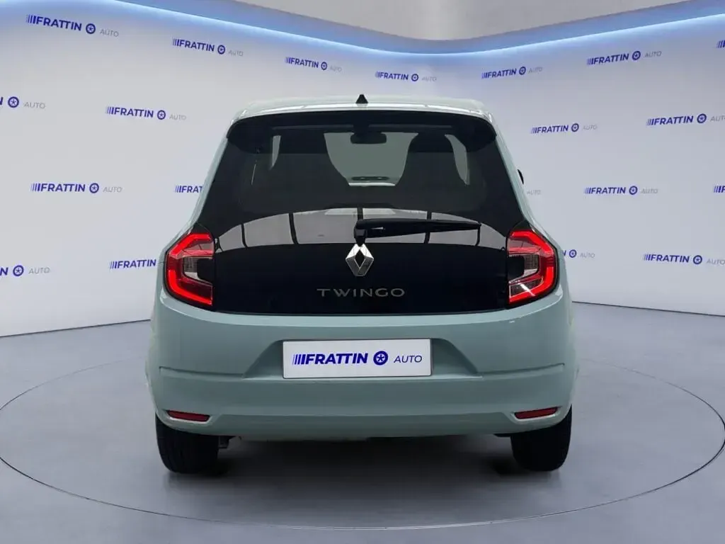 Usata Renault Twingo Equilibre 65 CV (47 kW) 2024 Blu shopping opaco Utilitaria