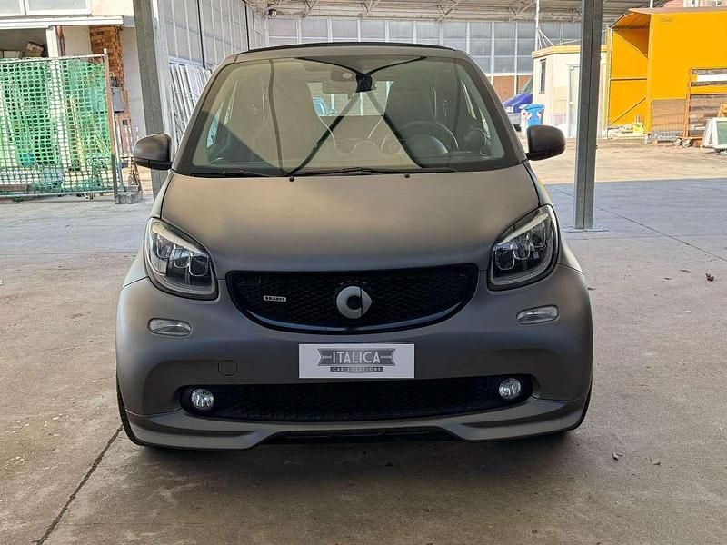 Usata Smart ForTwo Cabrio Brabus Xclusive 109 CV (80 kW) 2018 Grigio satinato Cabrio