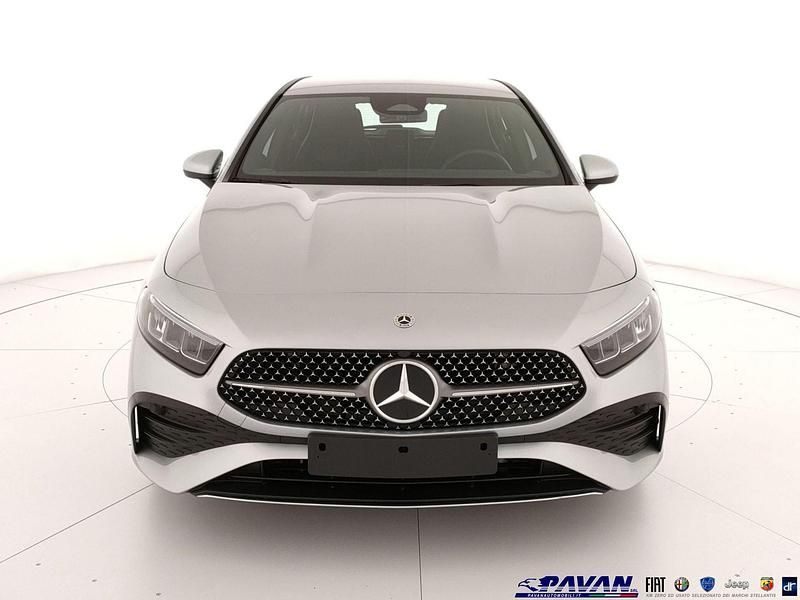 Usata Mercedes A180 AMG line 136 CV (100 kW) 2025 Grigio Utilitaria