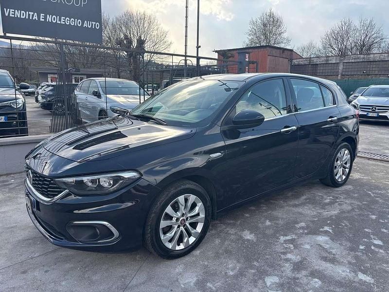 Usata Fiat Tipo Lounge 120 CV (88 kW) 2017 Nero Berlina