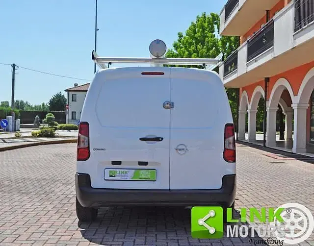 Usata Opel Combo 102 CV (75 kW) 2021 Bianco Monovolume